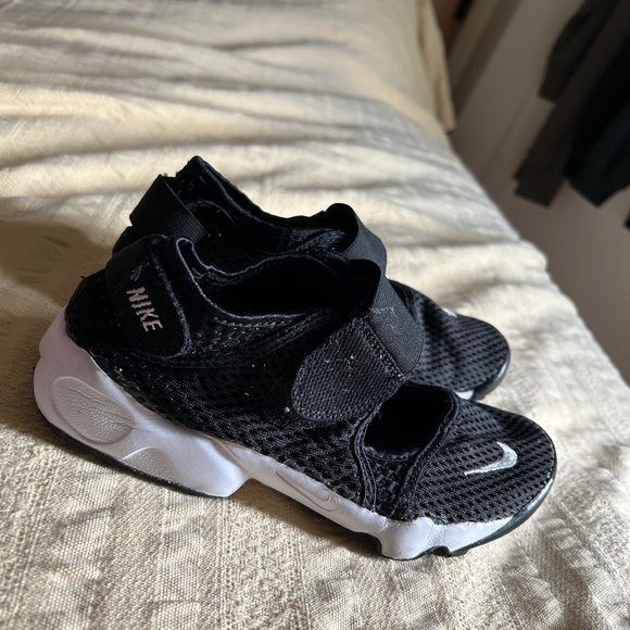Nike Air Rift - Picture 4 of 5